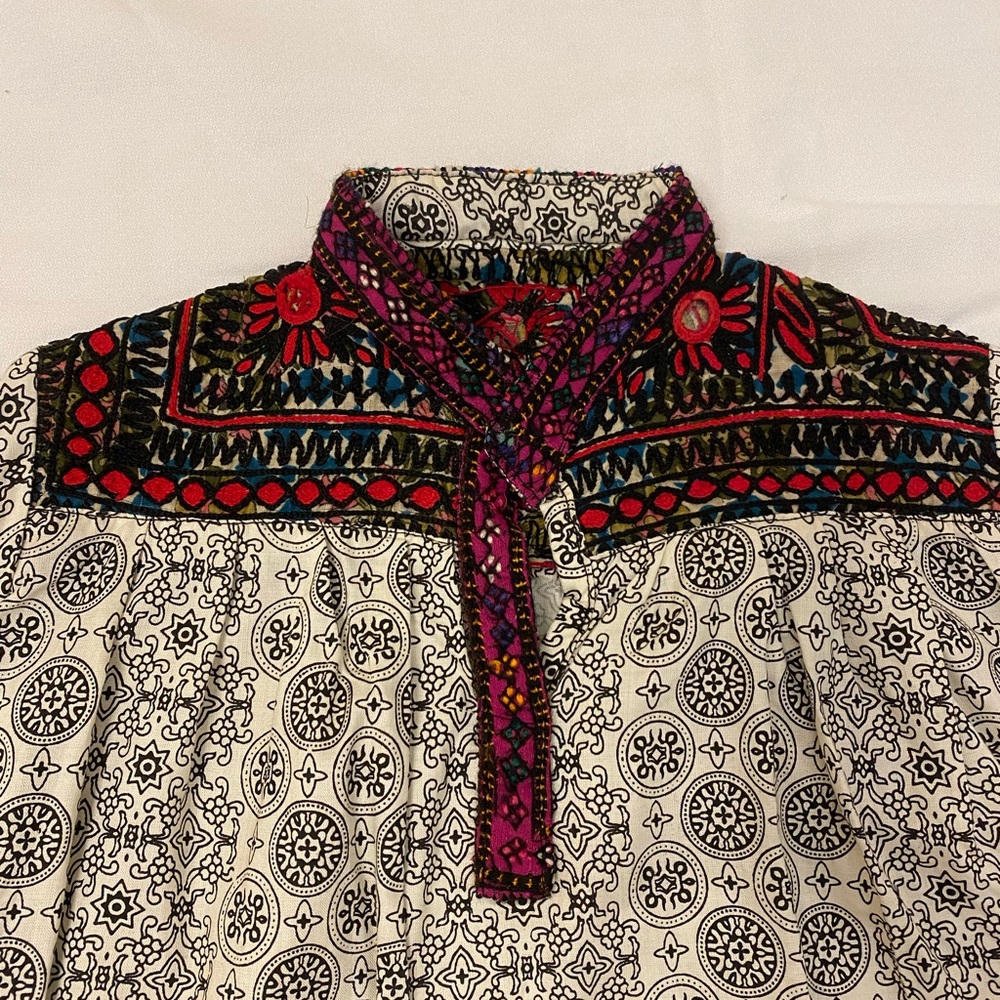 Girls embroidered cotton kurta